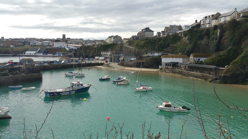 Cliff House 3* New Quay