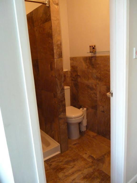 Cliff House 3* New Quay